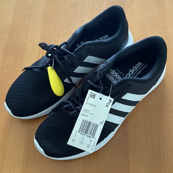 Brand new Adidas QT Racer cloud foam (girls size 6 1/2) - Picture 2 of 4